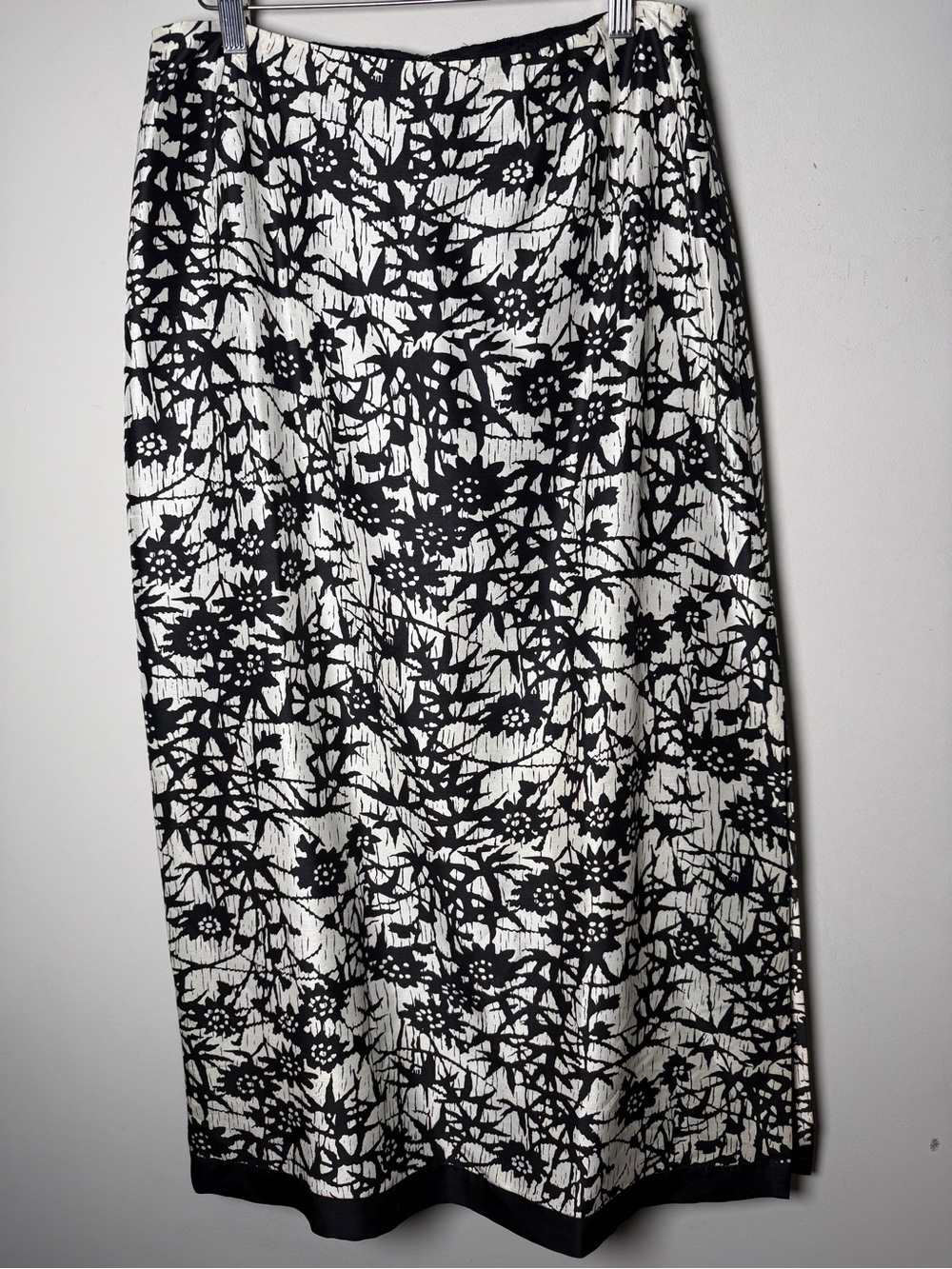 Coldwater Creek 100% Silk Black White Abstract Batik Print Maxi Skirt Sz 10